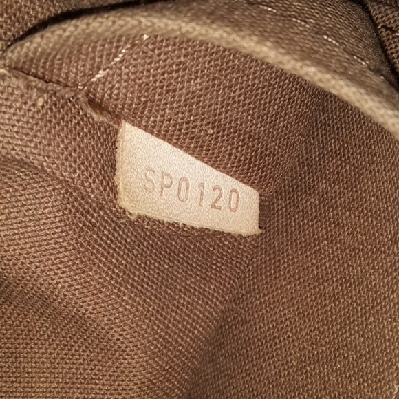 AUTHENTIC LOUIS VUITTON TIVOLI GM - Picture 4 of 8